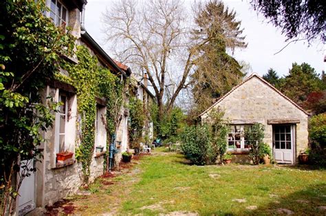 Vous envisagez de vous lancer dans des études pour travailler dans le secteur de l'immobilier ? Comment investir dans l'immobilier à Milly-la-Forêt ? - Pixela