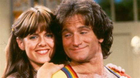 Robin Williams Mork And Mindy Co Star Says He Flashed Humped Her And It Was So Much Fun