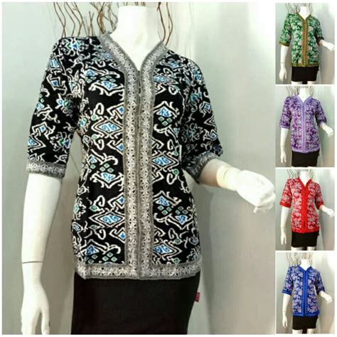 Start enjoying the benefits of membership by getting special offers and special for a comfortable flight experience and savings, check out what batik corporate has to offer. Kemeja Batik Lengan Pendek Wanita - Kumpulan Model Kemeja