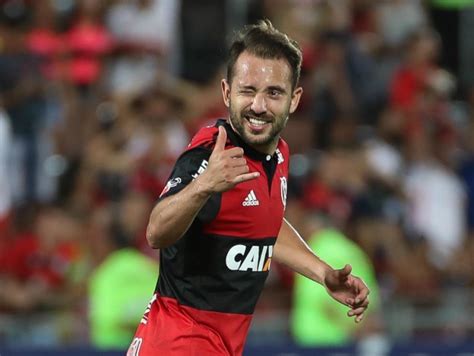 319,737 likes · 7,290 talking about this. Everton Ribeiro espera pressão do Athletico, mas diz: "Não ...