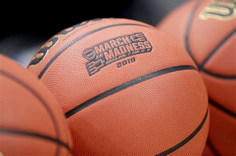 Ncaa march madness live is the only app that gives you access to the greatest moments from throughout the ncaa tournament. How to watch March Madness 2021: Free live stream, tip ...