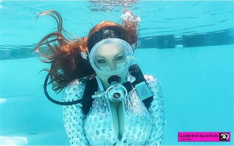 Pin By Takumi Matsuda On Scuba Fantasy Scuba Girl Scuba Girl Wetsuit Underwater Fun