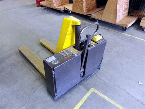 Lot 44 Lift Rite High Lifter Electric Pallet Jack Non Working
