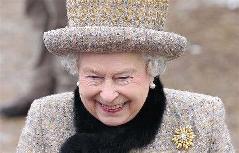 Kako Kraljica Elizabeta čak I U 93 Godini Izgleda Bez Greške 24sata