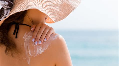 9 myths about wearing sunscreen explained by dermatologists huffpost canada style and beauty