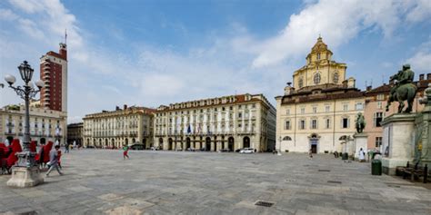 Op de plaats waar nu turijn ligt, werd in het jaar 48 voor christus een militaire nederzetting gebouwd: Piazza Castello Turijn | Turijn-Nu