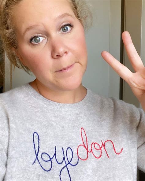 Amy Schumer Hilariously Responds To Doppelg Nger Photo In Celina Truck Stop Tweet Breaking