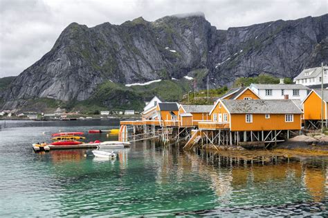 How To Hike Reinebringen In The Lofoten Islands Norway Earth Trekkers