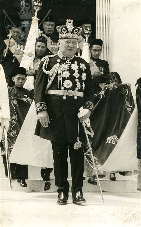 Learn about ismail of johor: Almarhum Sultan Ismail | Laman Web Rasmi Kemahkotaan DYMM ...