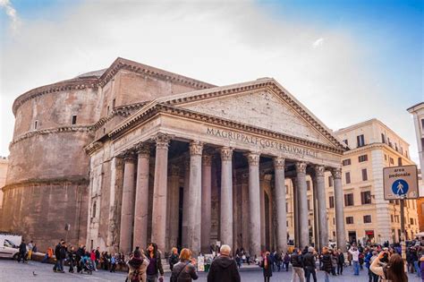 Its magnificent concrete dome is a lasting testimony to the genius of roman architects and as the building stands virtually intact it offers a unique opportunity for the modern visitor to step back 2,000 years and experience the glory that was rome. Il Pantheon: il monumento più visitato in Italia nel 2016 ...