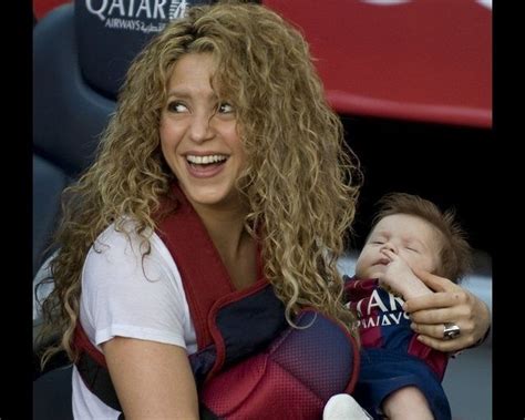 Cutest Pics Of Shakira And Her Kids Shakira Hollywood Shakira