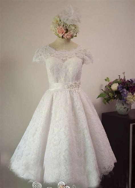 Timeless Vintage Inspired Lace Tea Length Wedding Dress Features