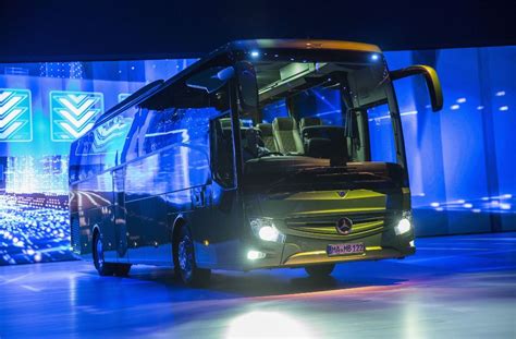 Mercedes Feiert Weltpremiere Daimler Investiert In Neue Busse Wirtschaft