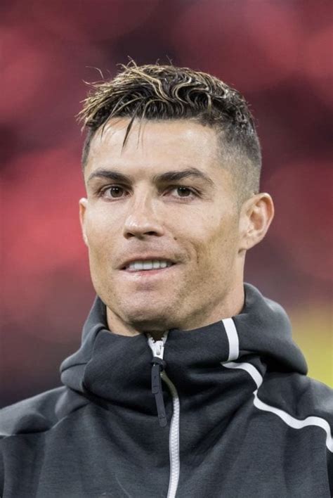 Hairstyle Looks By Cristiano Ronaldo Mens Hairstyles 2020