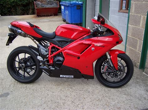 Links to most popular images, infographics and videos. 2010 Ducati 848 - Moto.ZombDrive.COM