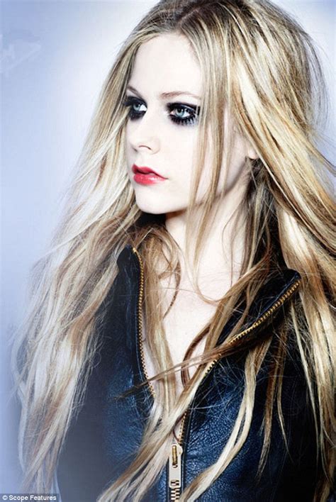Avril Lavigne Strips Nude For Cover Of Her New Single With Just A