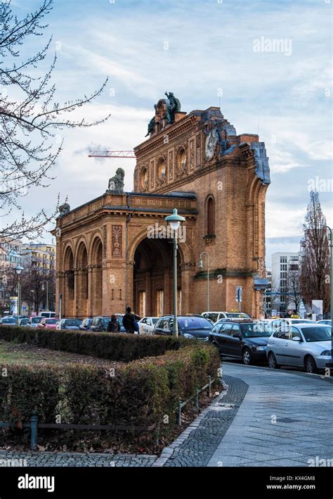 Berlinmitteold Anhalter Bahnhof S Bahn Station Overlooks Askanischer