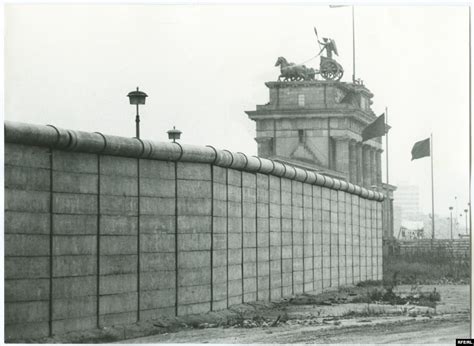 Building Of The Berlin Wall