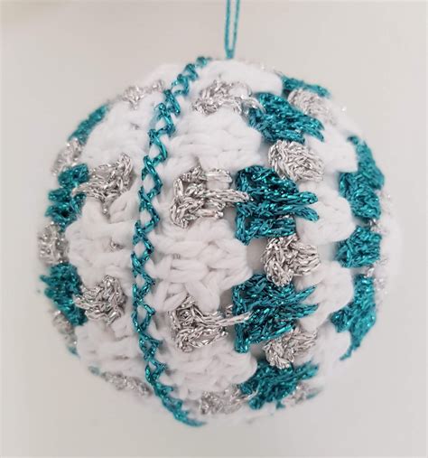 a playful stitch crochet christmas bauble free pattern