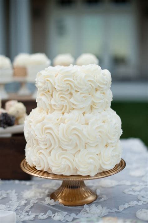 15 Simple But Elegant Wedding Cakes For 2018