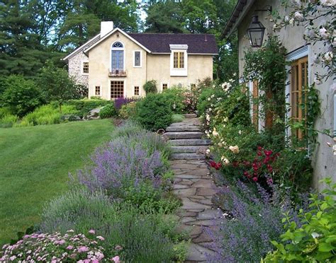 Beautiful Old Farmhouse Landscaping Country Farmhouse Landscaping