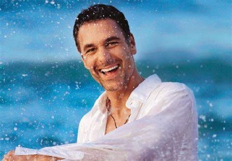 He has two sisters who he is close to. Raoul Bova Spain: "La Reina del Sur 2": Raoul Bova in ...