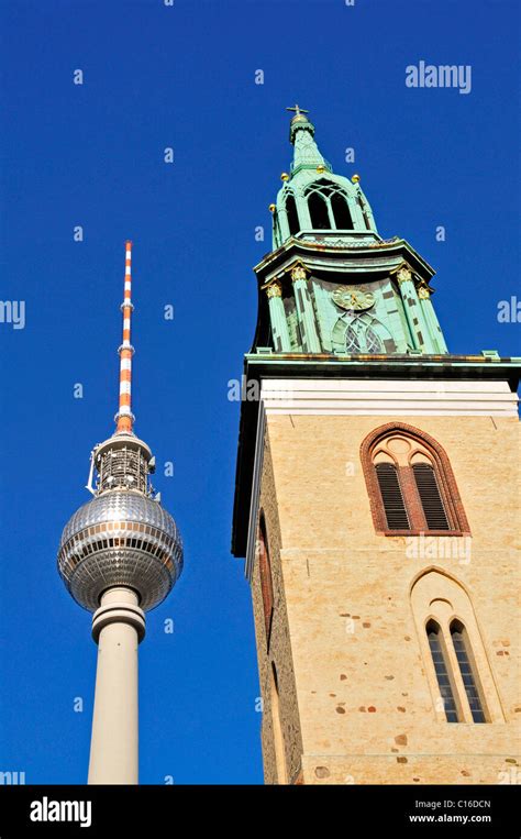 Fernsehturm Am Alexanderplatz Berlin Deutschland Europa