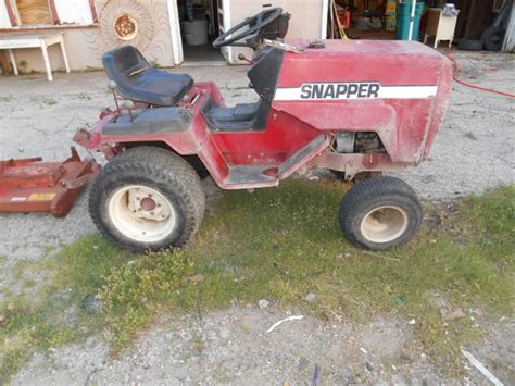 Snapper 1650 Lawn Tractor W Attatchments Nex Tech Classifieds