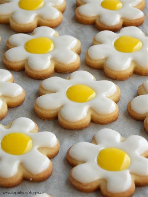 4 eggwhites 1 cup sugar ½ teaspoon cream of tartar pag. Daisy Sugar Cookies | A Homemade Living
