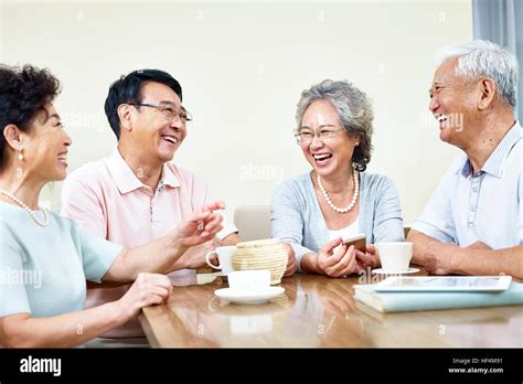 Group Of Old People Laughing Hi Res Stock Photography And Images Alamy
