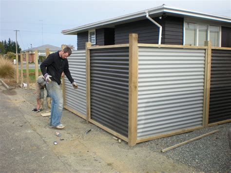 Hr 16 Metal Wall Panel Berridge Metal Roofing And Siding Corrugated Metal Fence Metal Fence
