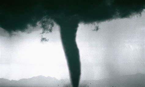 Watch What Its Like To Be Inside A Tornado Yahoo News