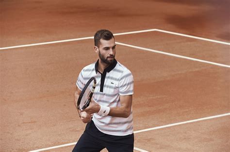 Los jugadores profesionales que han escogido la marca lacoste para sus desempeños en los partidos: Benoît Paire, Jérémy Chardy, Alizé Cornet... Les tenues ...