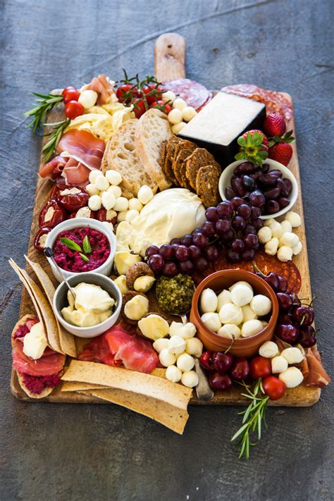 These are fun to do and—best of all—can really be helpful in teaching the young ones how to tell time. Amazing Grazing Platter — La Casa Del Formaggio