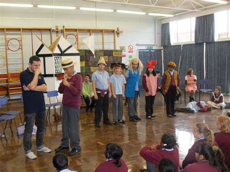 Nightingale Primary School Theatre Visit