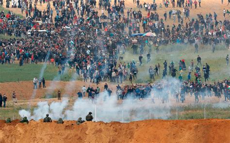 Israeli Military Kills 15 Palestinians In Confrontations On Gaza Border The New York Times