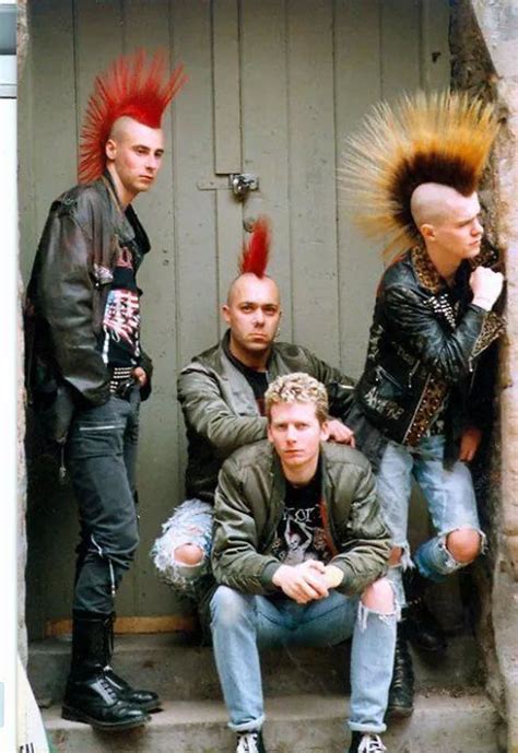 i like a man who subcultura punk punk guys 70s punk punk hair rock emo punk rock bands