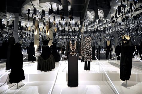 150 Years Of Fashion At New York Metropolitan Museum Daily Sabah
