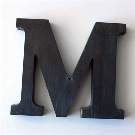 Letter M Small-5 | This is a vintage letter 