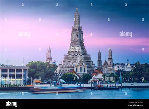 The Iconic Wat Arun Temple Temple Of Dawn Bangkok Yai Bangkok