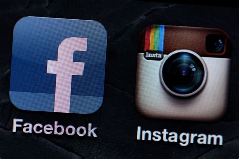 Info Media Facebook Buys Instagram For 1 Bn