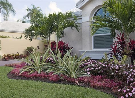 15 Beautiful Tropical Front Yard Landscape Ideas To Make Your Home