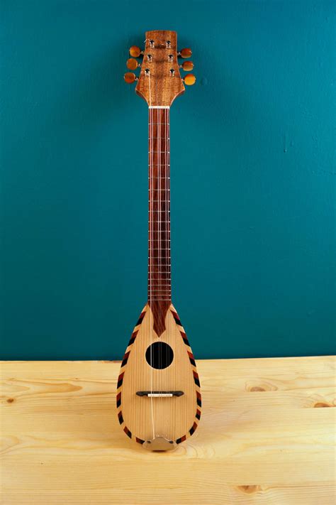 Baglamas | traditional Greek instrument with rich sound | Luthieros