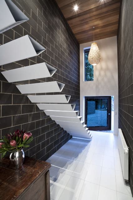 20 Magnificent Floating Staircases For An Elegant Interior