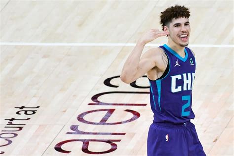 Warriors Former Player Calls Out Lamelo Ball Hes Doing Three