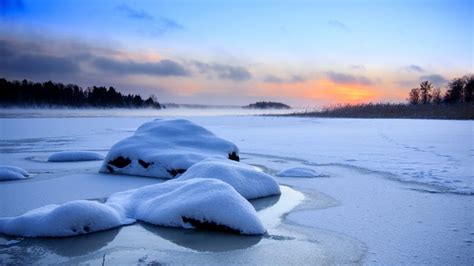 Frozen Lake At Winter Sunset Tampere Finland Windows Spotlight Images