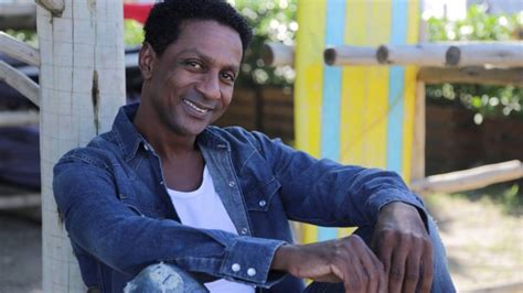He was a member of the union montreal municipal political party, but is now a member of equipe anjou. Luís Miranda acusa cliente de restaurante de racismo e ...