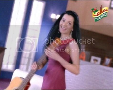 Pakistani Sexy Screen Sirens Rabi Pirzada In A Shampoo Ad On Masala Tv