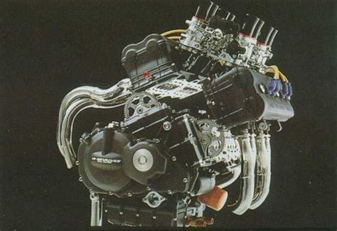 The oval piston engine (0x engine, developed in 1979) was a product of honda's drive to conquer technical challenges. Honda NR750 v4 oval piston 32-valve motorcycle engine ...