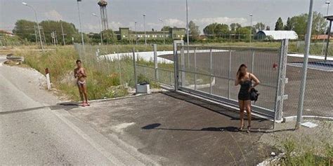 Google Maps Captures Prostitutes On The Streets 22 Pics Izismile Com